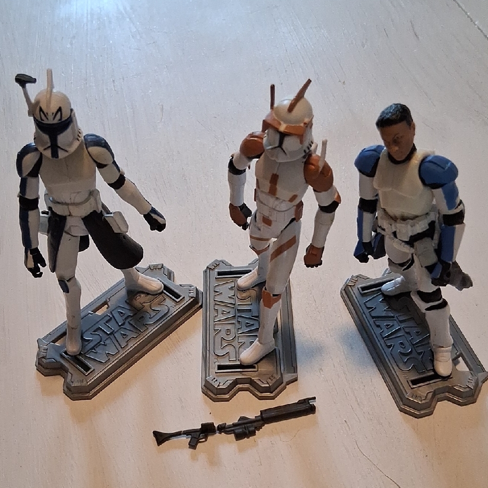 STAR WARS CLONE WARS FIGURES